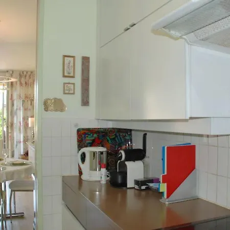 Διαμέρισμα Sleeps 5 Pool Wifi *