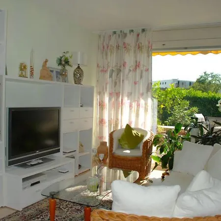 Sleeps 5 Pool Wifi Minusio